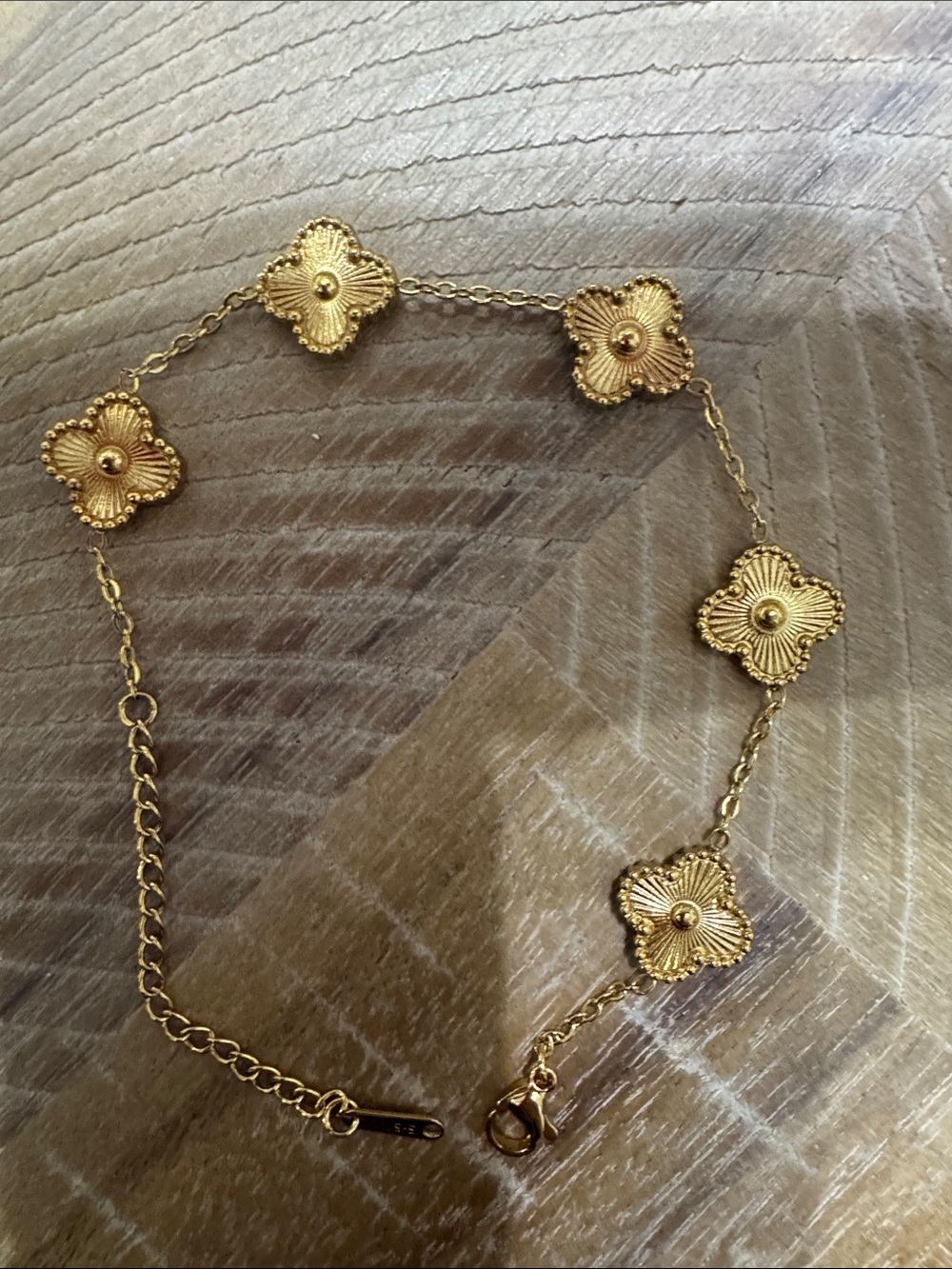 Gold clover bracelet - 100% Waterproof